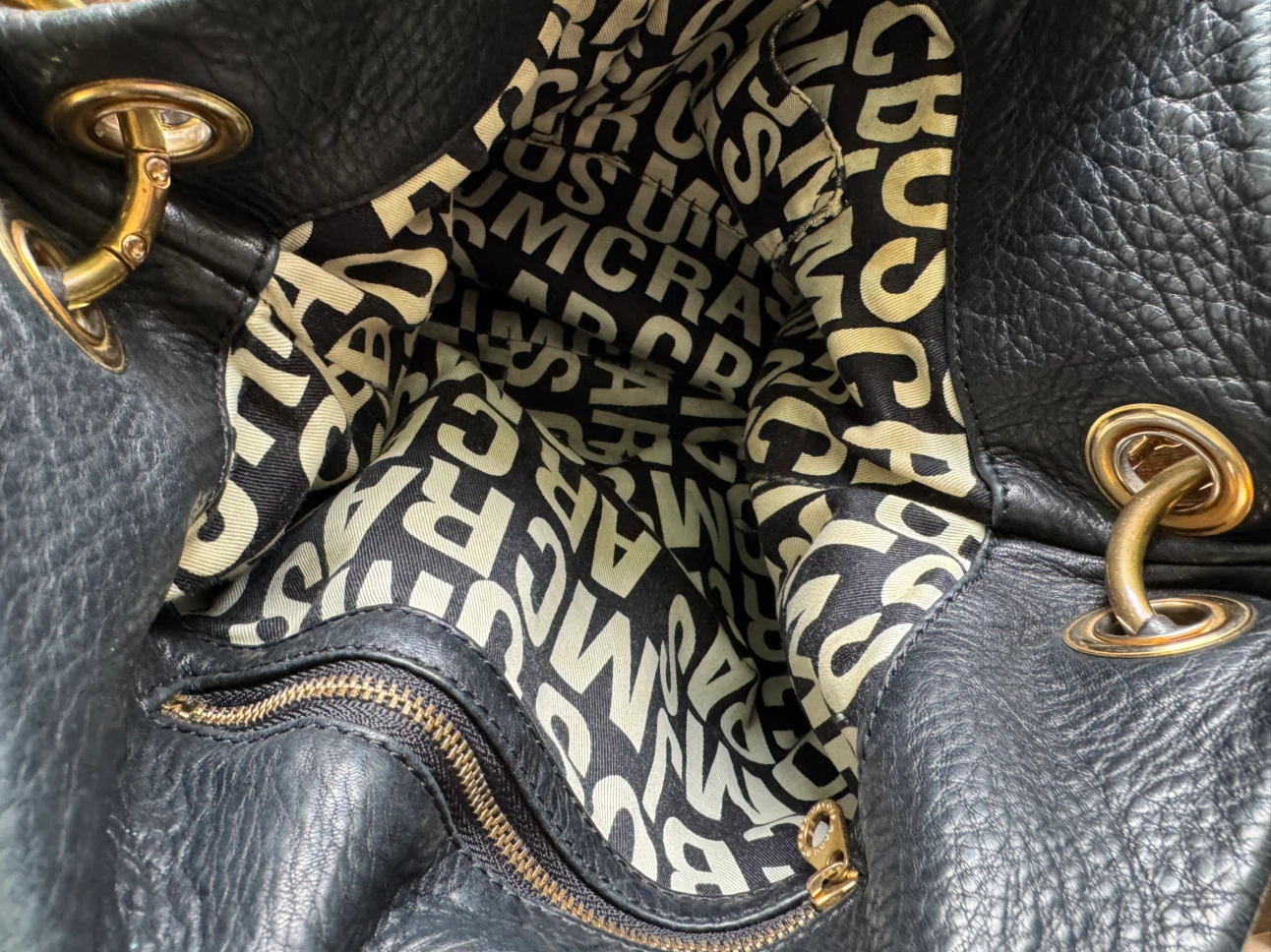 Marc by Marc Jacobs Black Leather Hobo Bag - photo 3