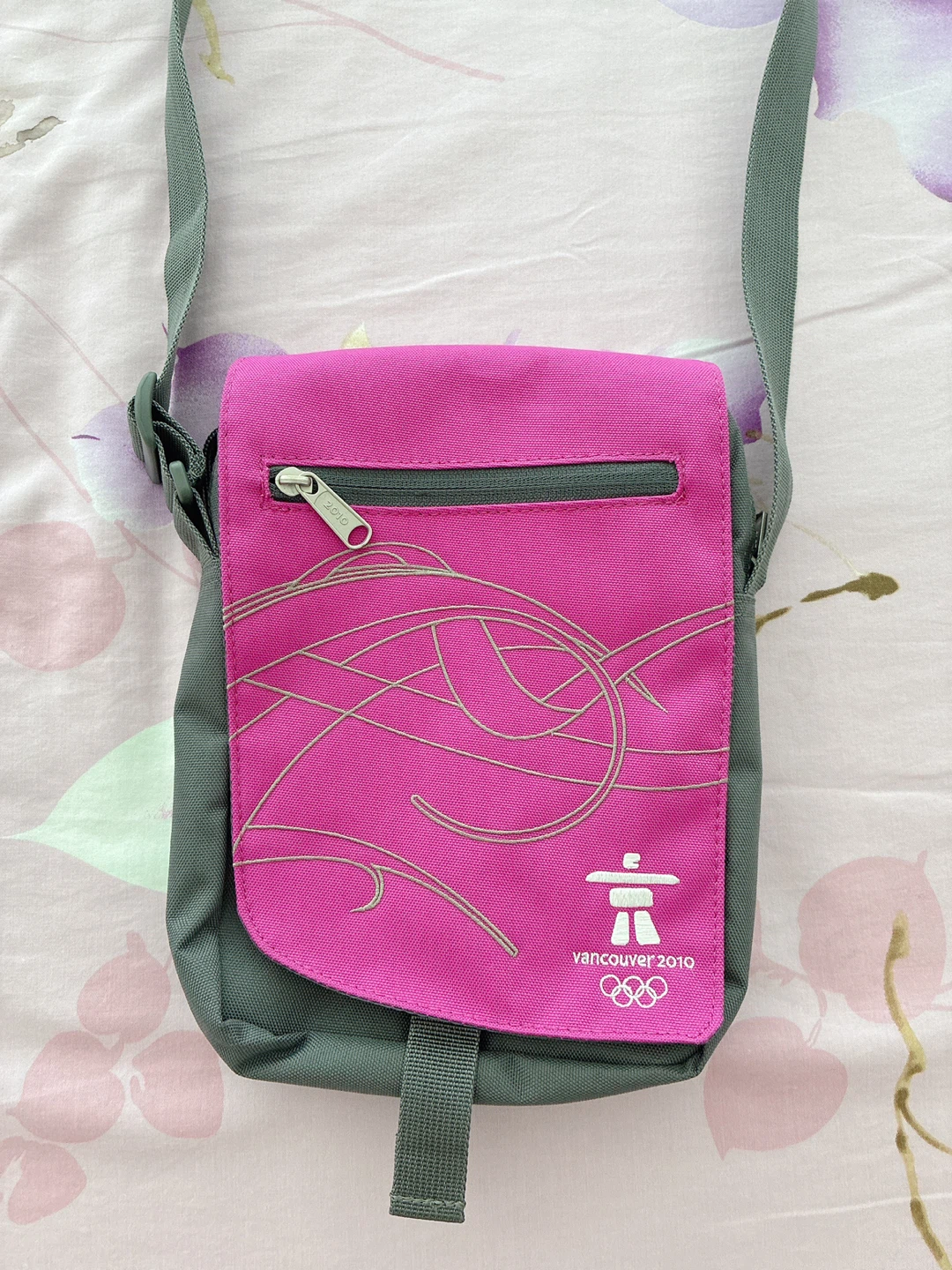 Vancouver 2010 Small Shoulder Bag