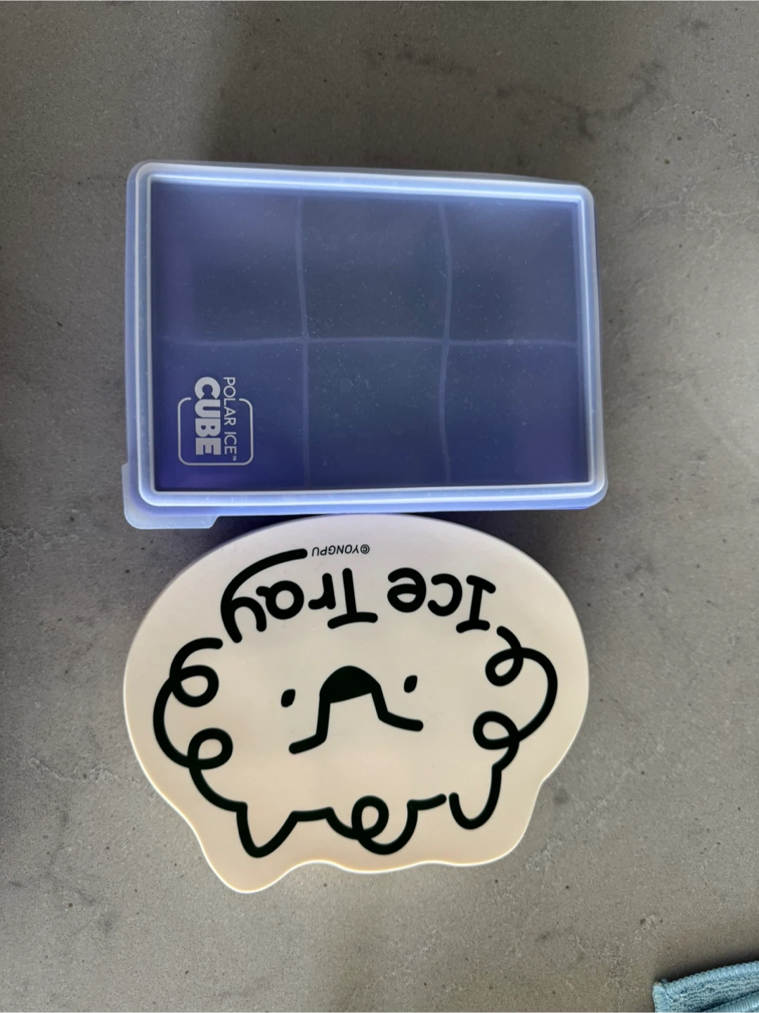 Moving sales- must go ice cube trays 2pcs