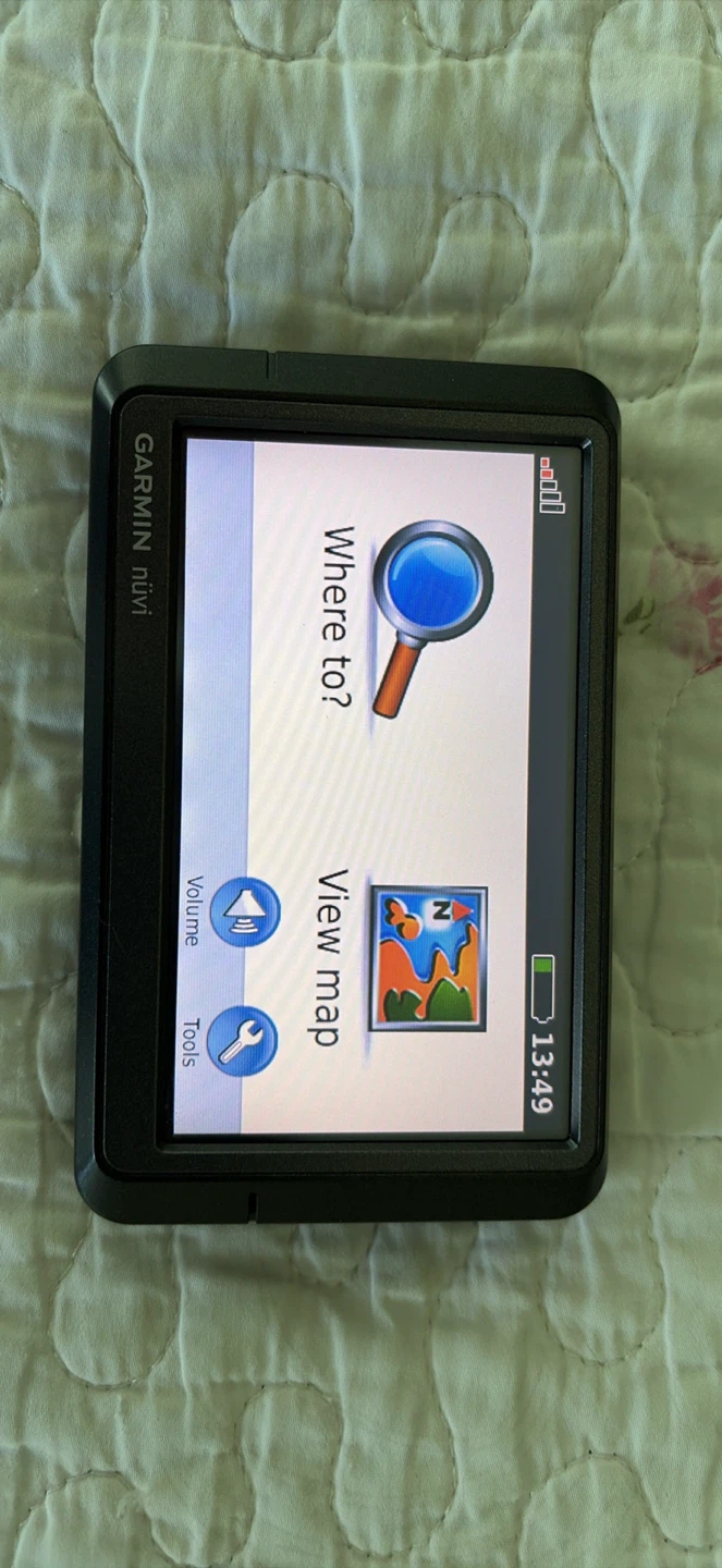 Garmin nüvi 255w GPS Device with Accessories