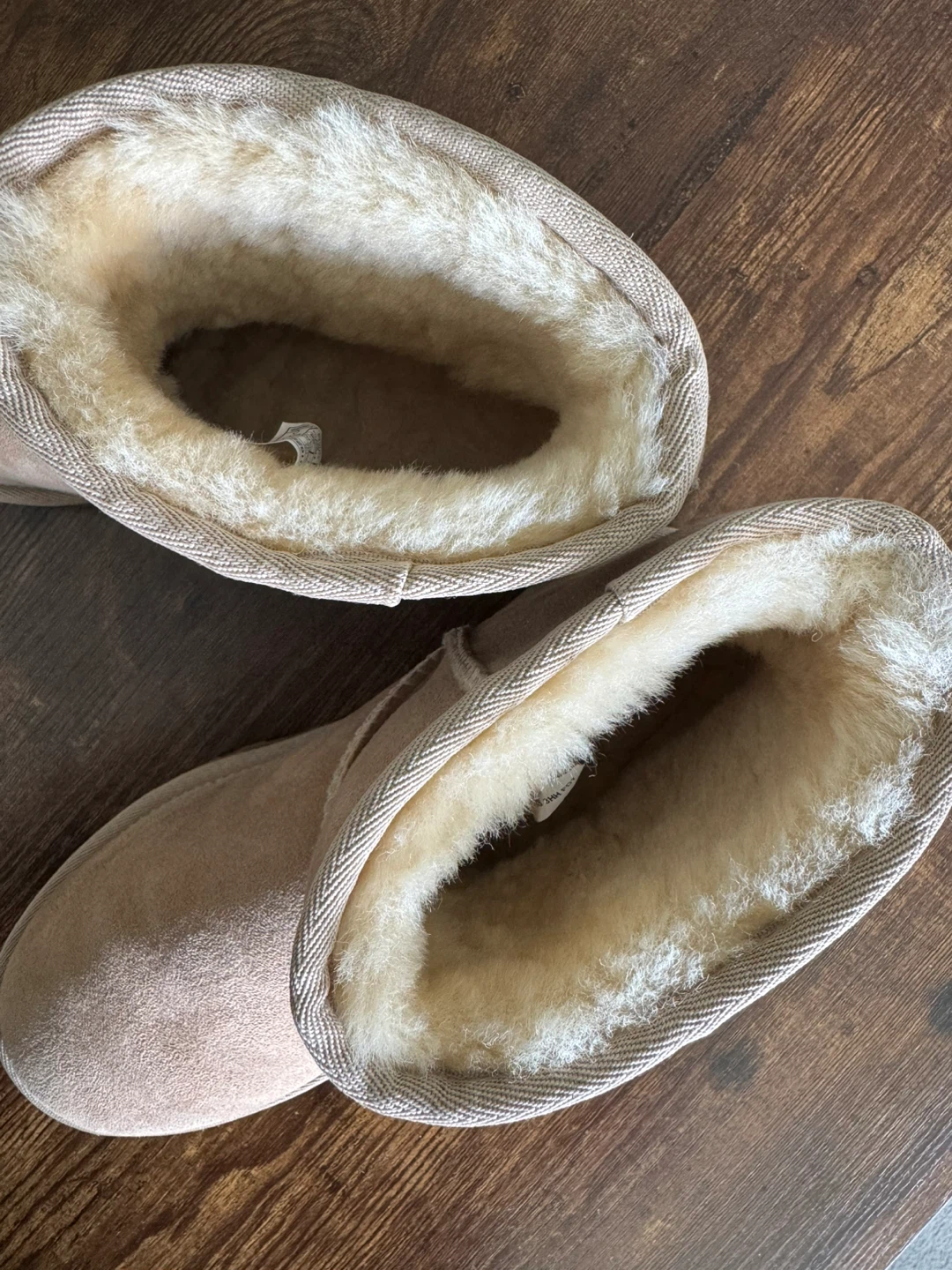 UGG Classic Mini Boots Size 8 - photo 3