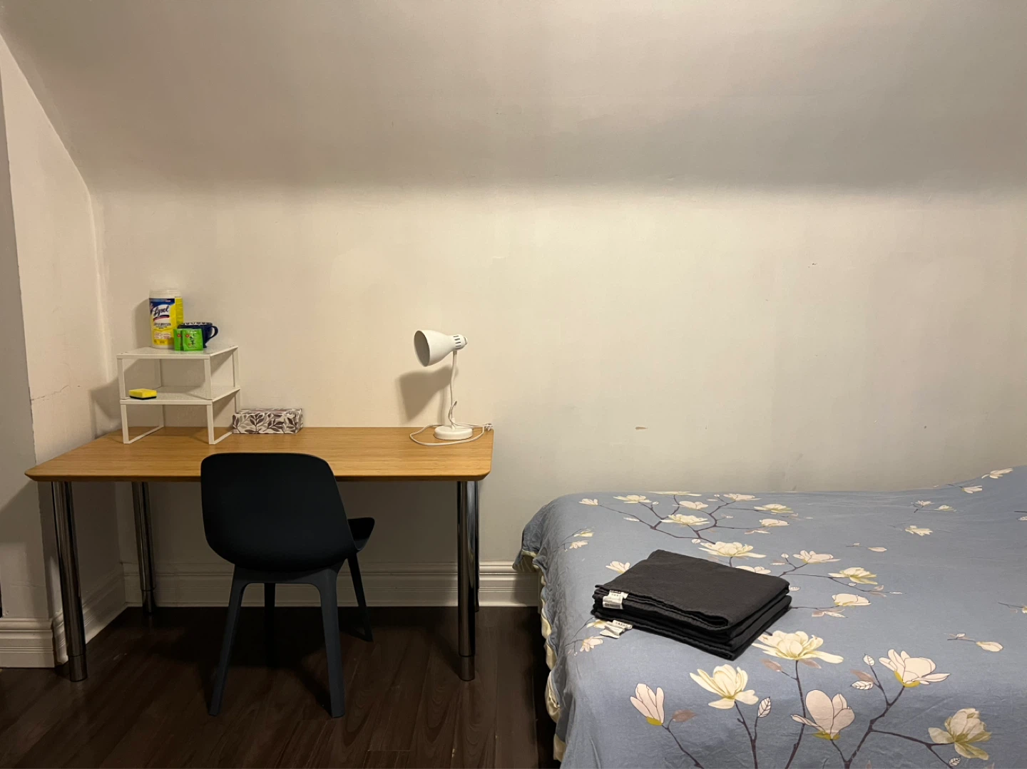 Moving sell: Ikea White Double Metal Bed Frame free mattress
