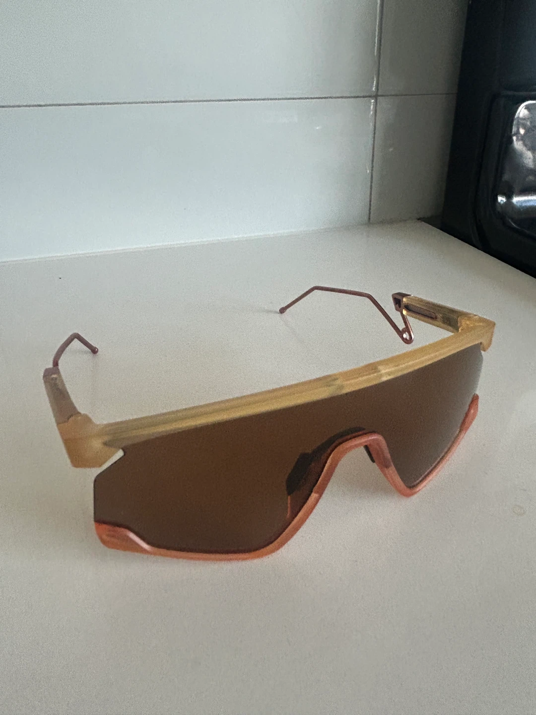 Oakley sunglasses metal temples