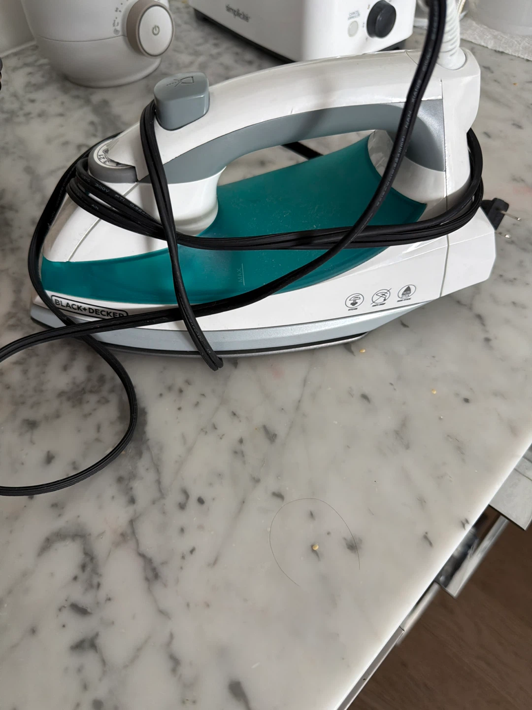 BLACK+DECKER Iron