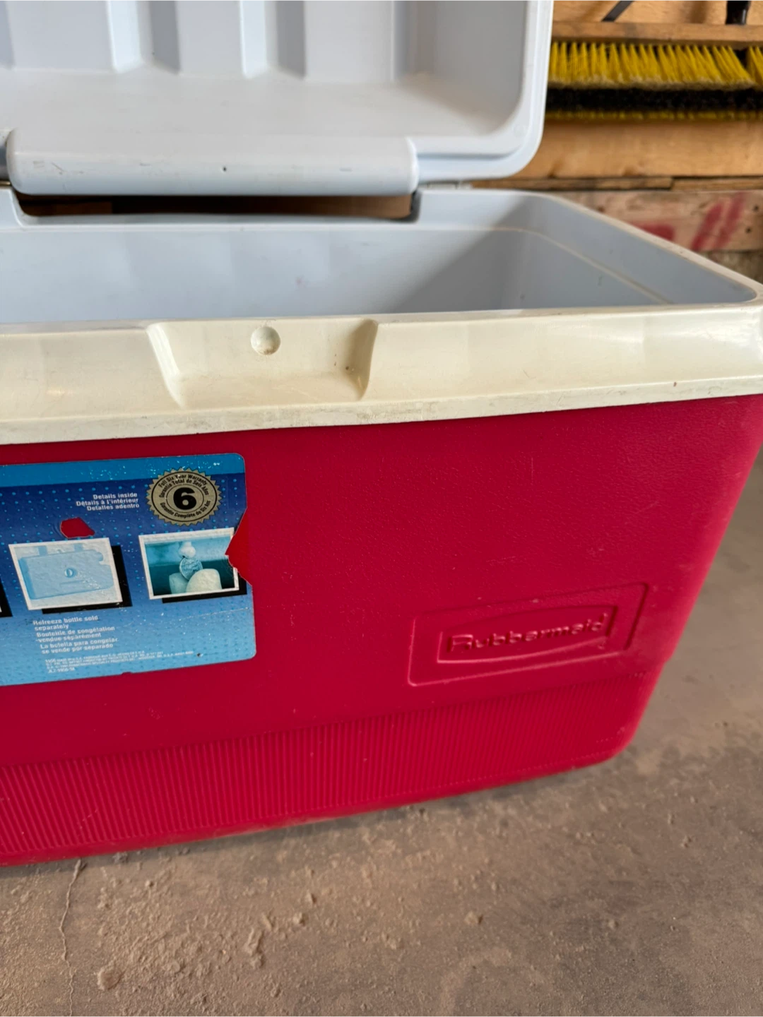 Cooler Rubbermaid 56 Quart Ice Chest Cooler - photo 3