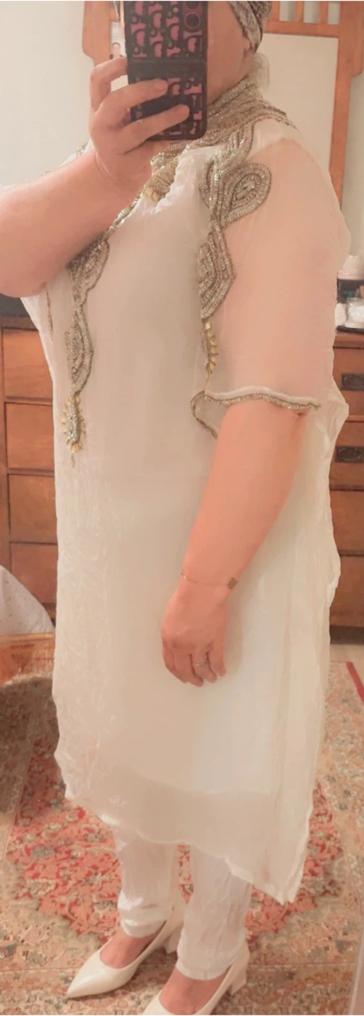 White Embellished Kurti with Pants - photo 3