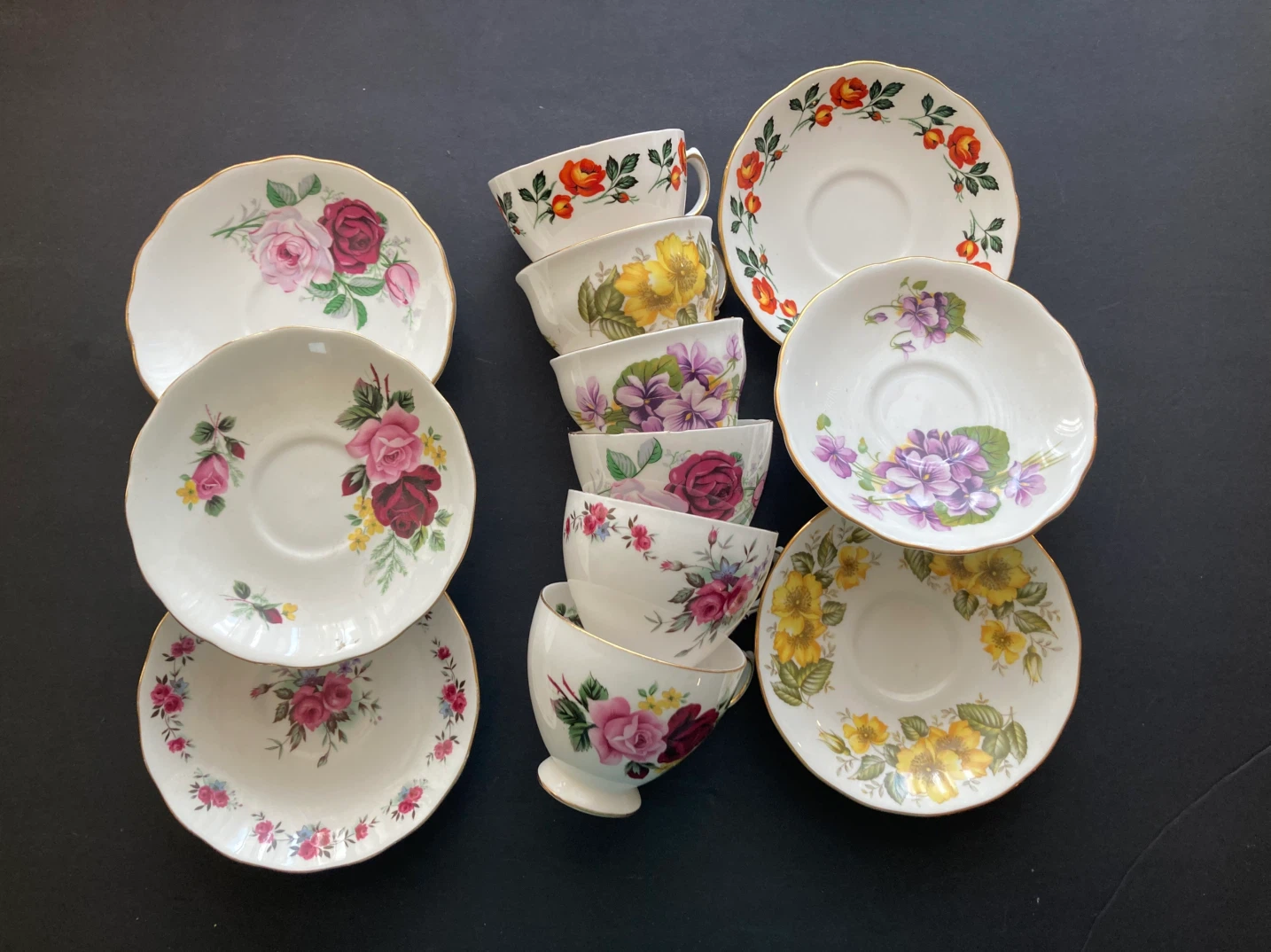 Set of 6 Vintage Floral Teacups and Saucers