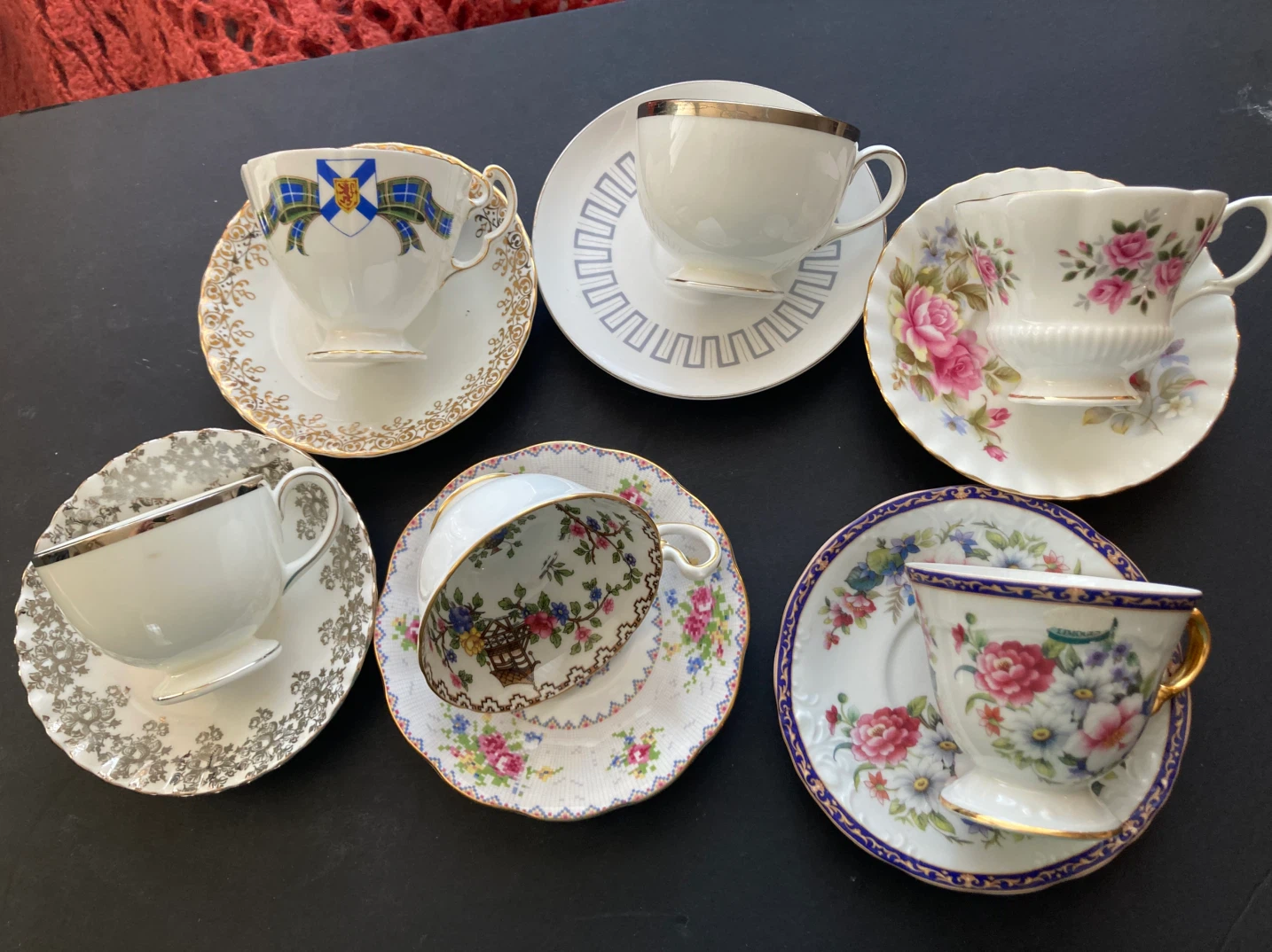 Set of 6 mismatch Vintage Teacups and Saucers - photo 3