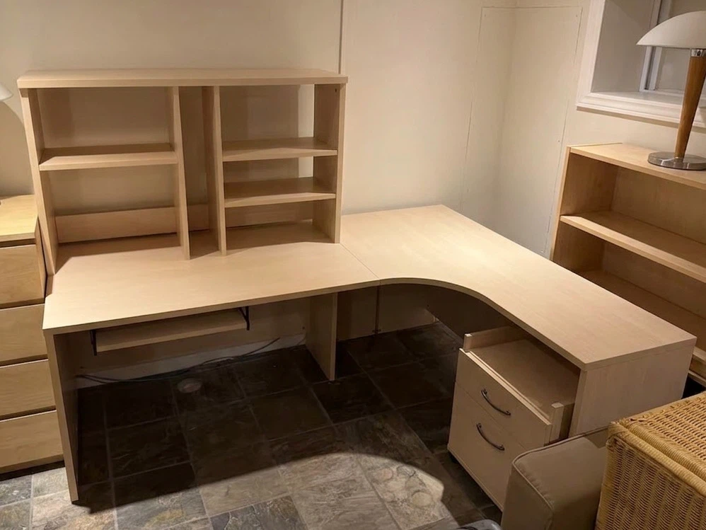 L-shaped desk with hutch and drawer unit