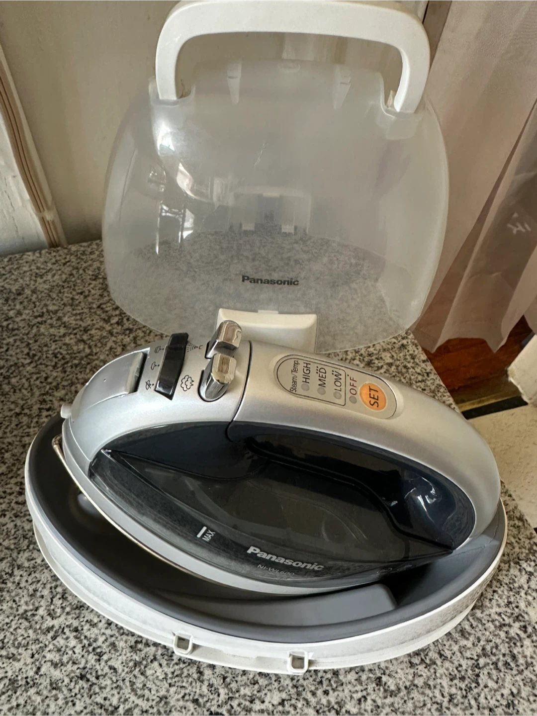 Panasonic NI-WL600 Cordless Iron - photo 4