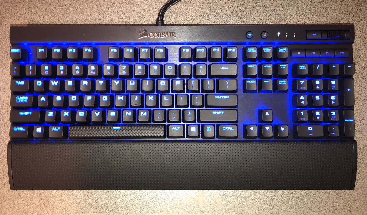 Corsair K70 LUX keyboard. - photo 3