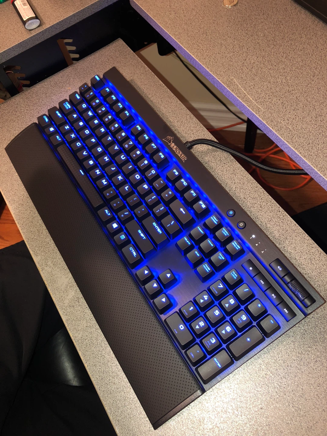 Corsair K70 LUX keyboard. - photo 4