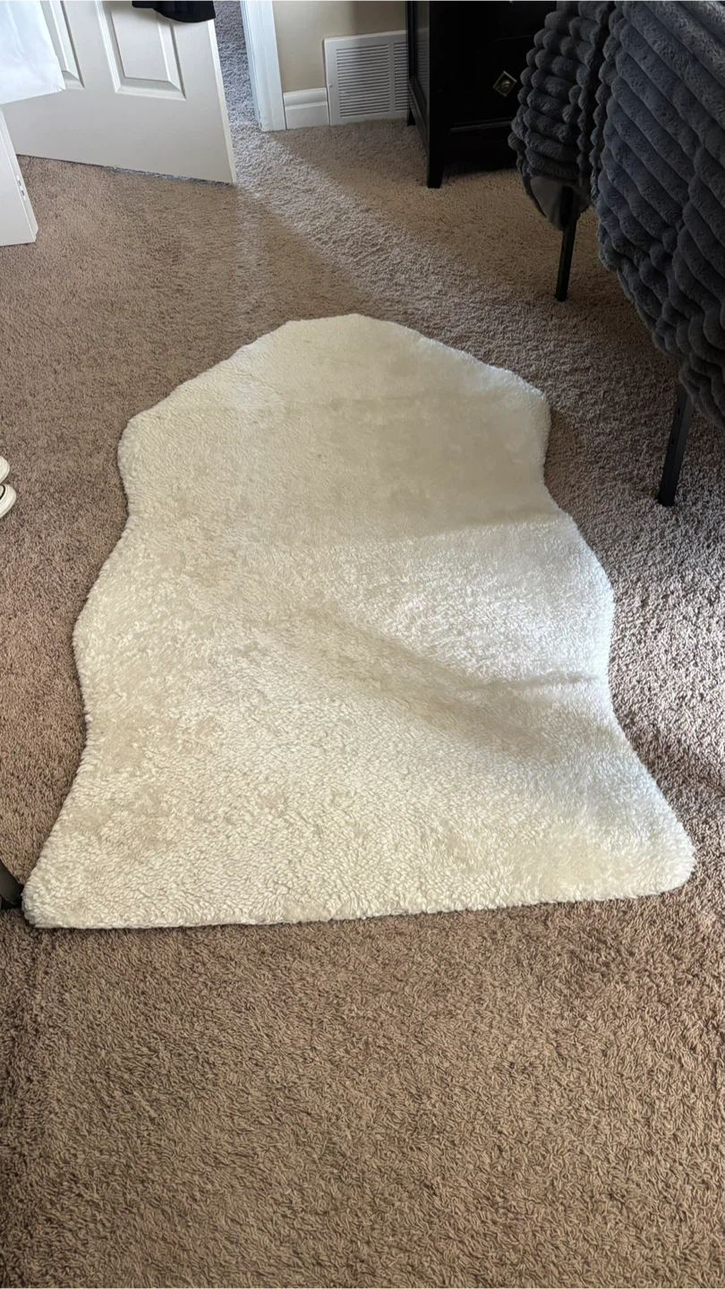 Cream Faux Fur Sheepskin Rug