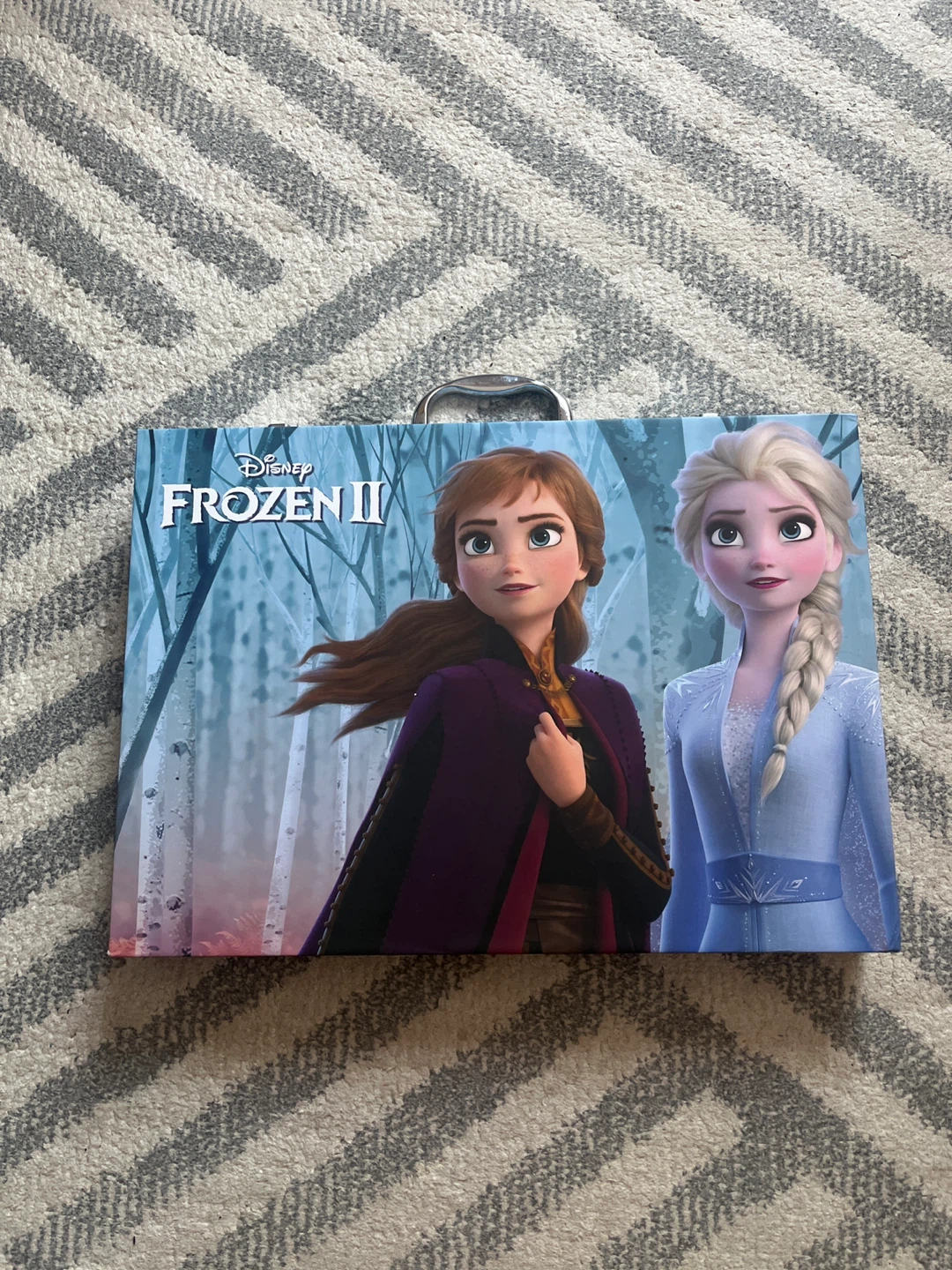 Disney Frozen II Art Case with Crayons and Markers