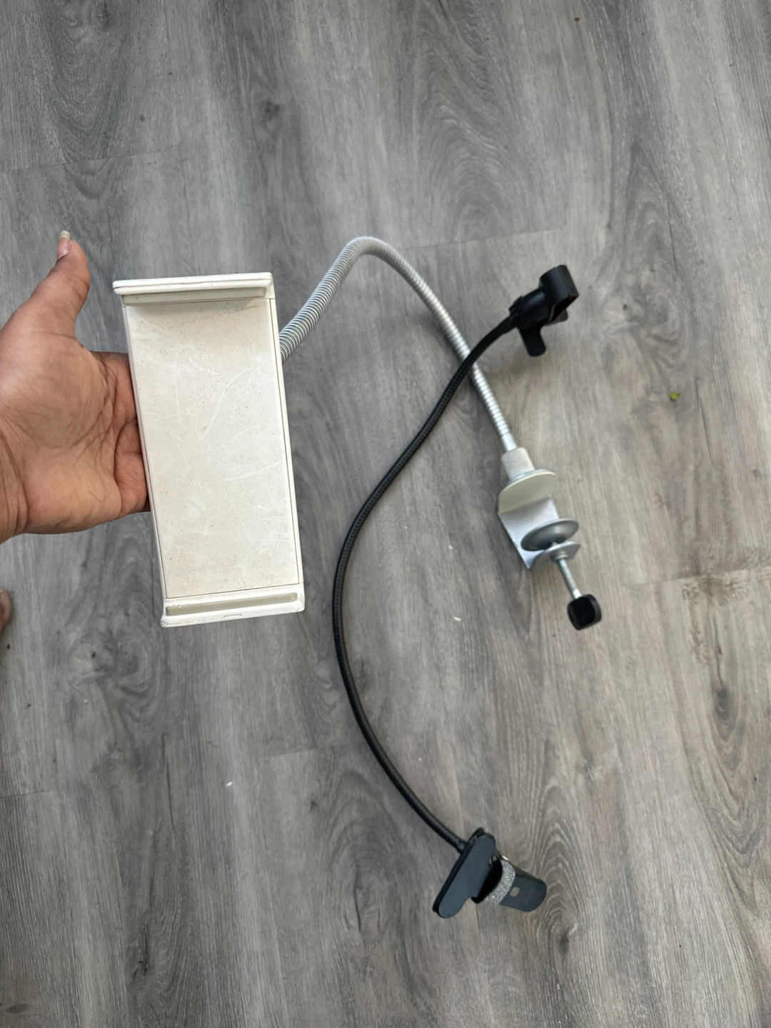 Flexible Gooseneck Phone and tab Holder with Clamp