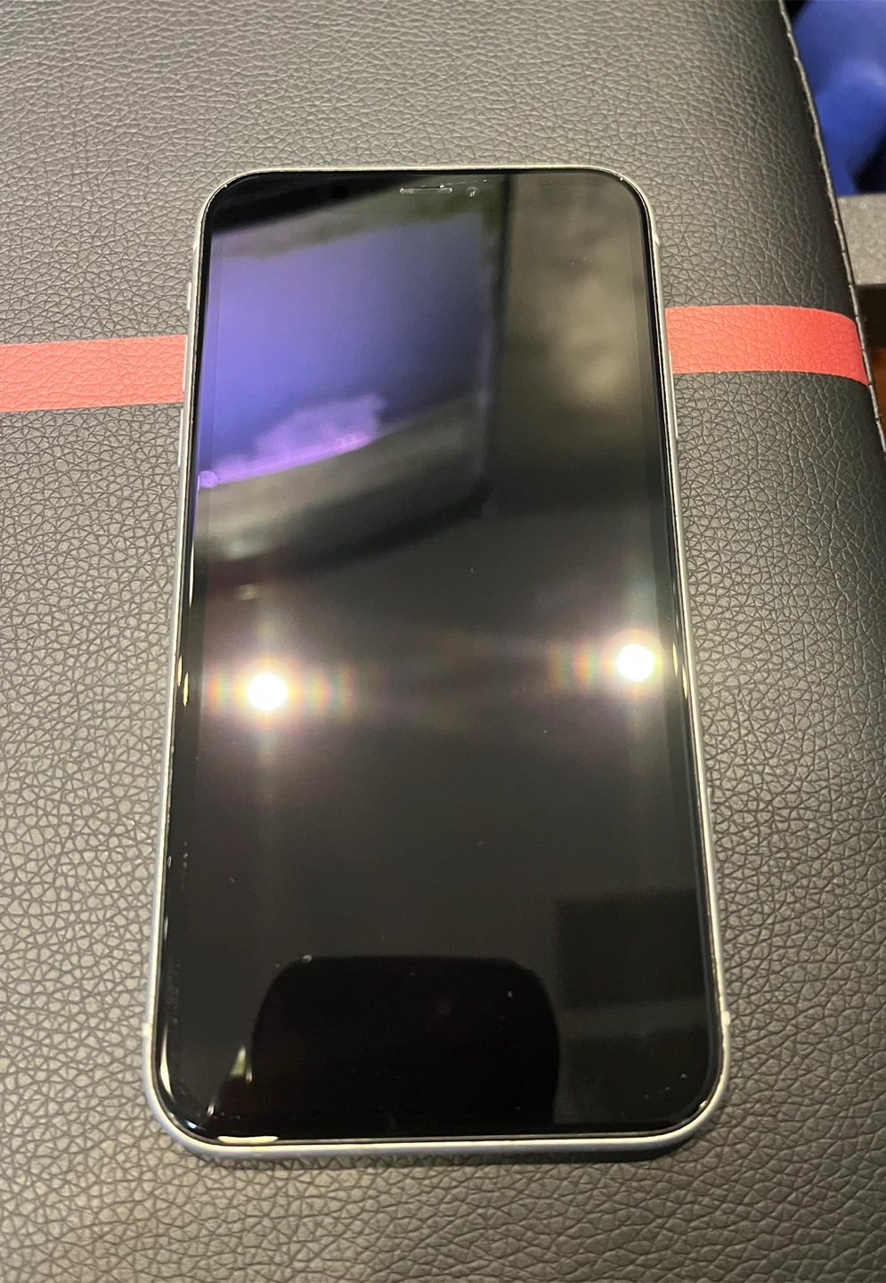 White Apple iPhone XR - photo 2