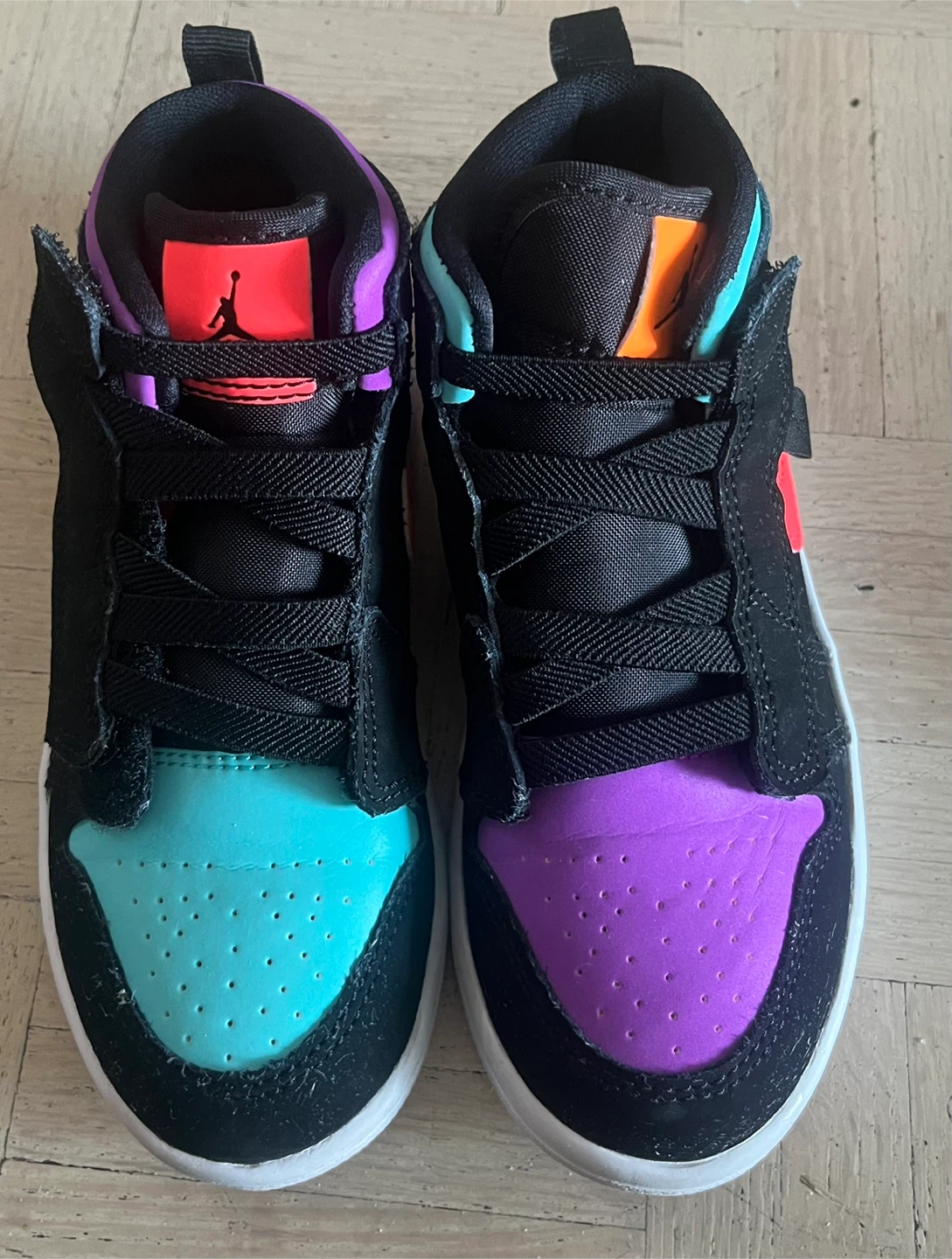 Nike Air Jordan 1 Mid Shoes Size 11C