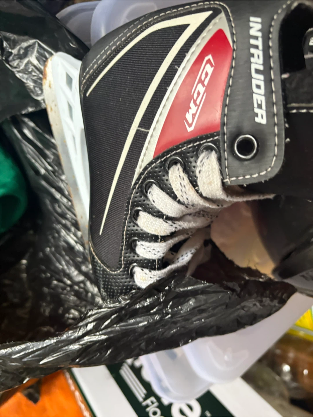 CCM XTIO Hockey Helmet with Cage - Youth Size S - photo 3