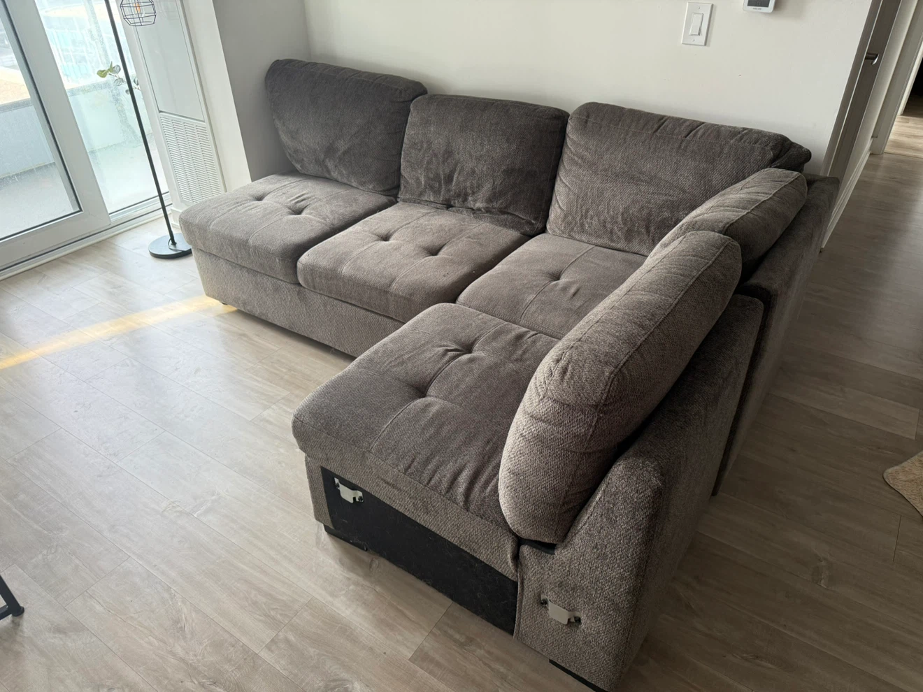 Sectional Sofa with pull out bed