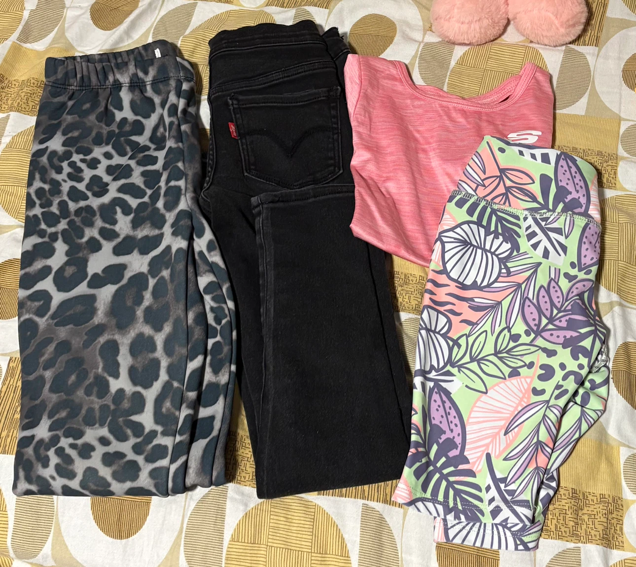 6-8 year old girls clothes - photo 4