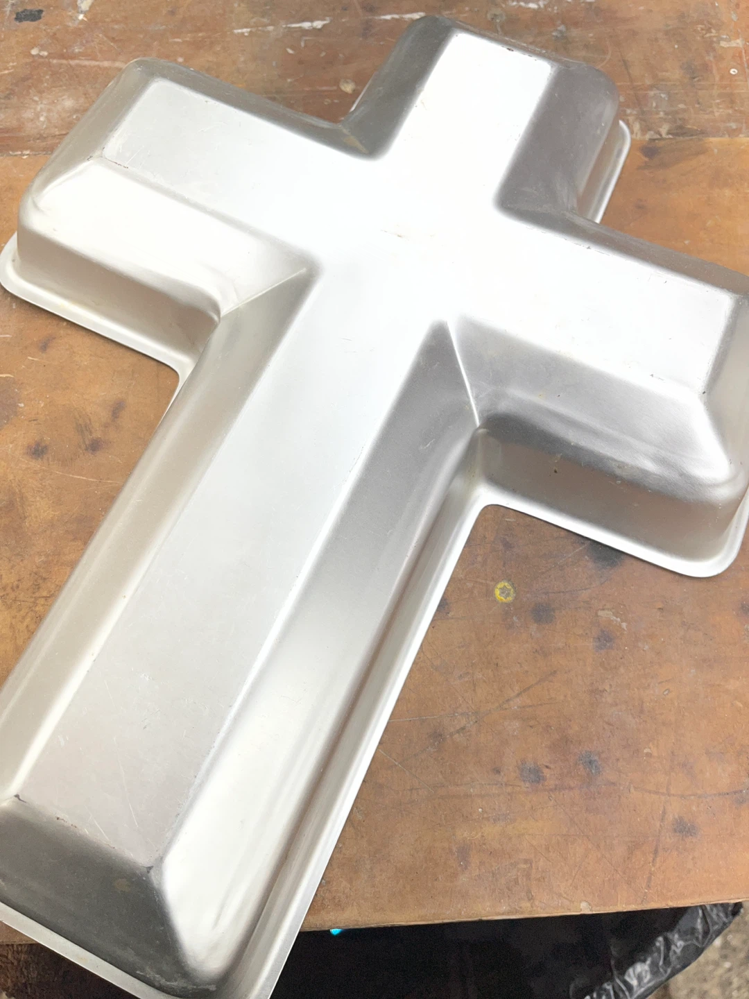 Wilton Cross Shaped Cake Pan - photo 3