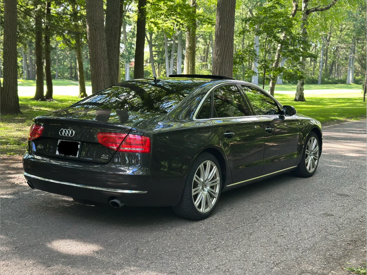 Audi A8 Sedan - photo 4