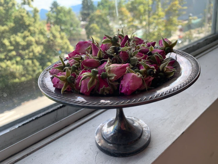 Organic Dried « Damask Rose Buds»
