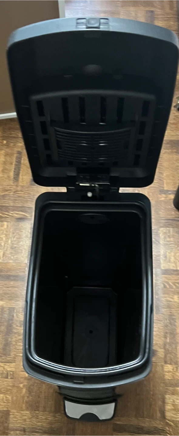 Cuisinart Stainless Steel Trash Can with Foot Pedal - photo 4