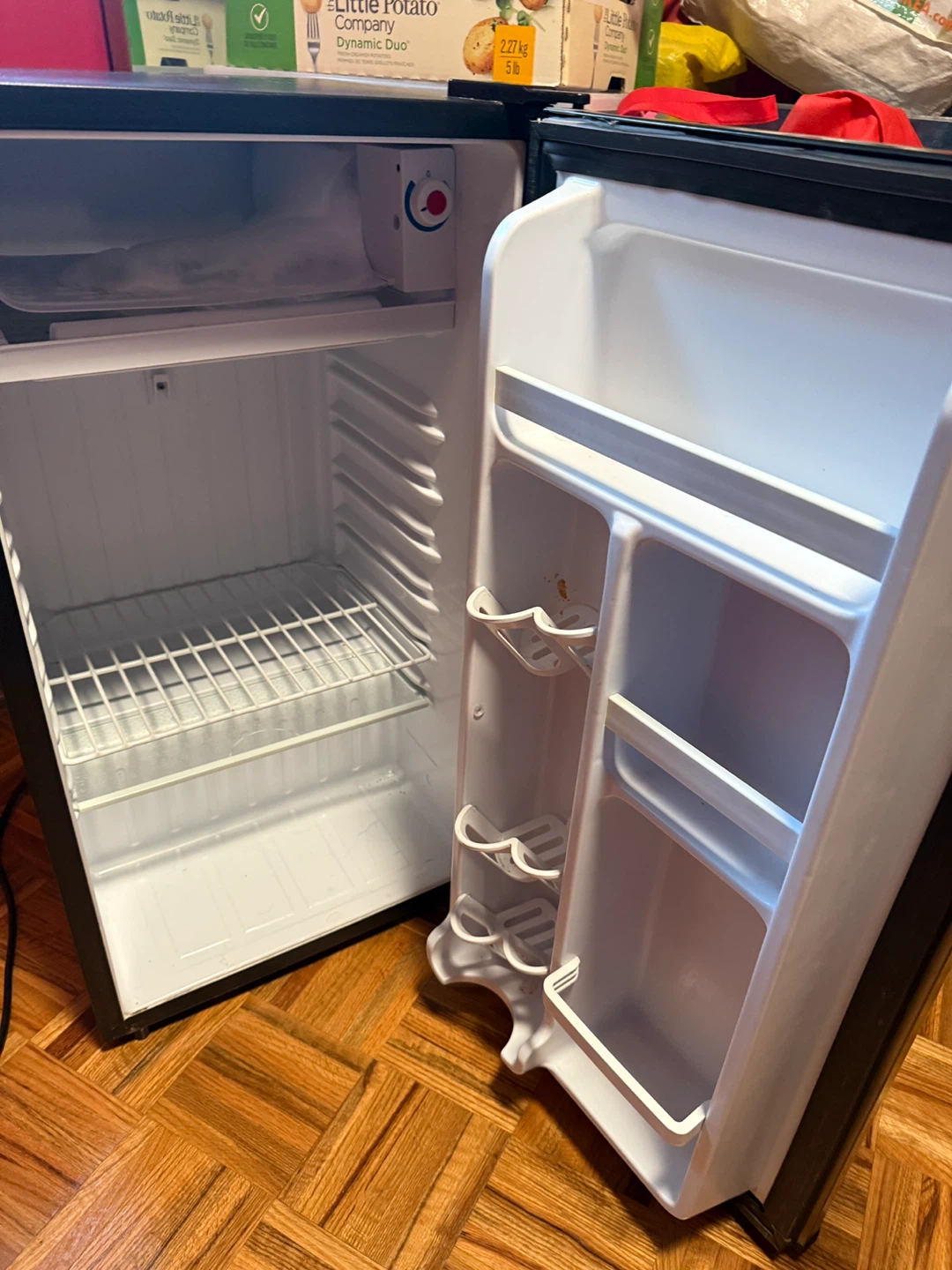 Sunbeam Mini Fridge - photo 3