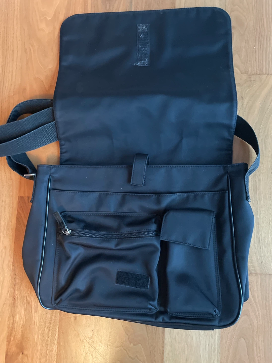 GAP Messenger Bag - photo 2