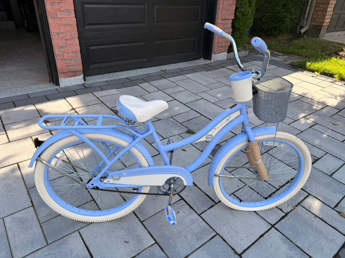 Brand New 24" Girls' Deluxe Cruiser Bike