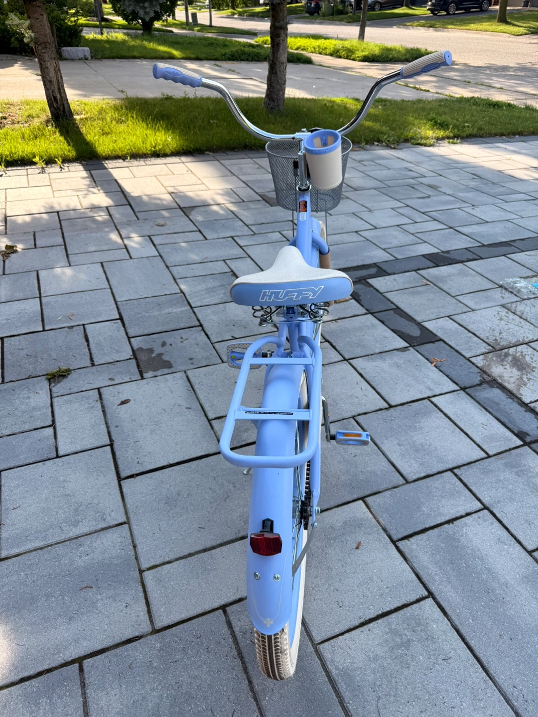 Brand New 24" Girls' Deluxe Cruiser Bike - photo 2