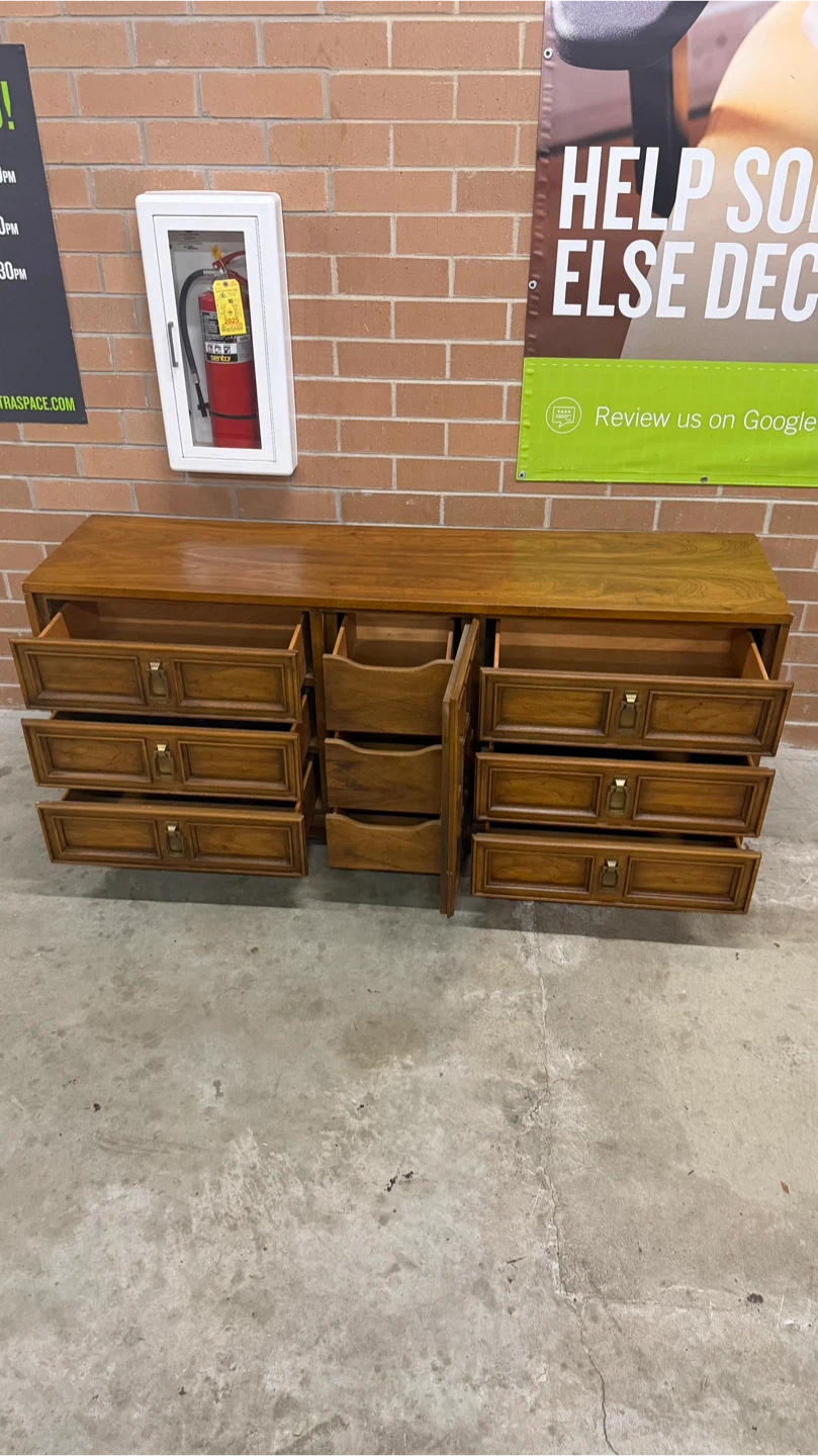 Stanley Solid Wood Dresser with 9 Drawers - photo 4