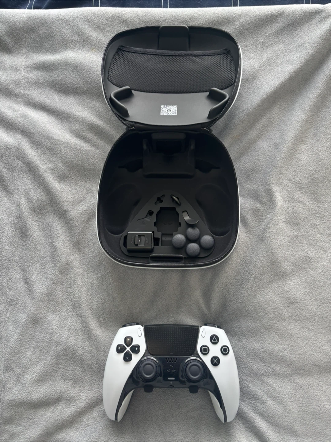 Playstation 5 Console Digital Edition + Accessories - photo 2