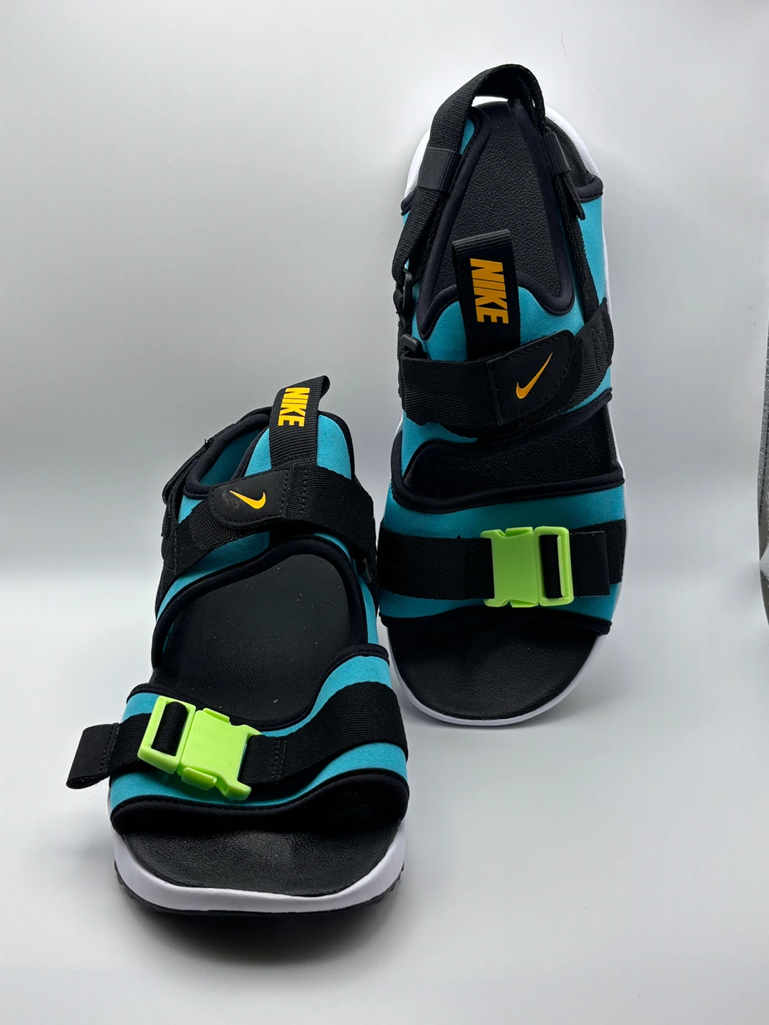 Nike Canyon Sandals - Size 8 Unisex