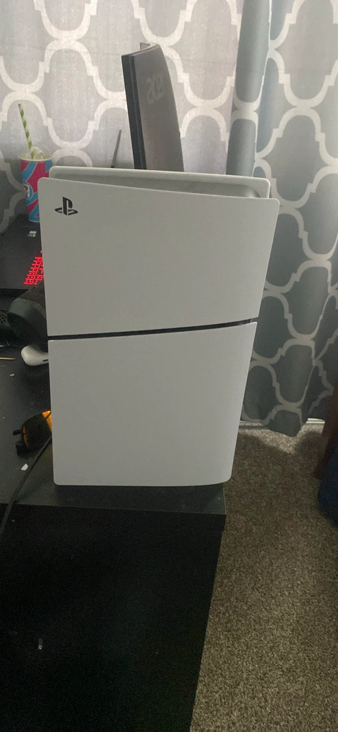 Ps5 wuth one controller and powwr cord