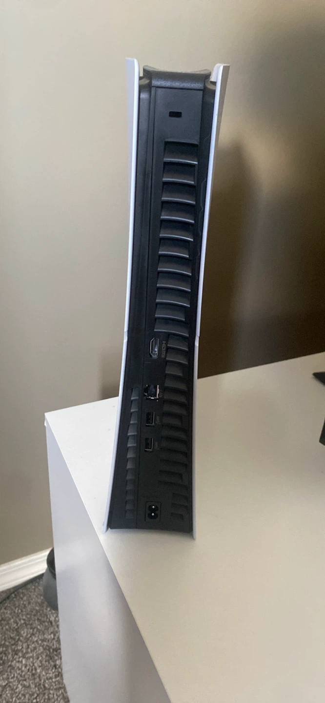 Ps5 wuth one controller and powwr cord - photo 5