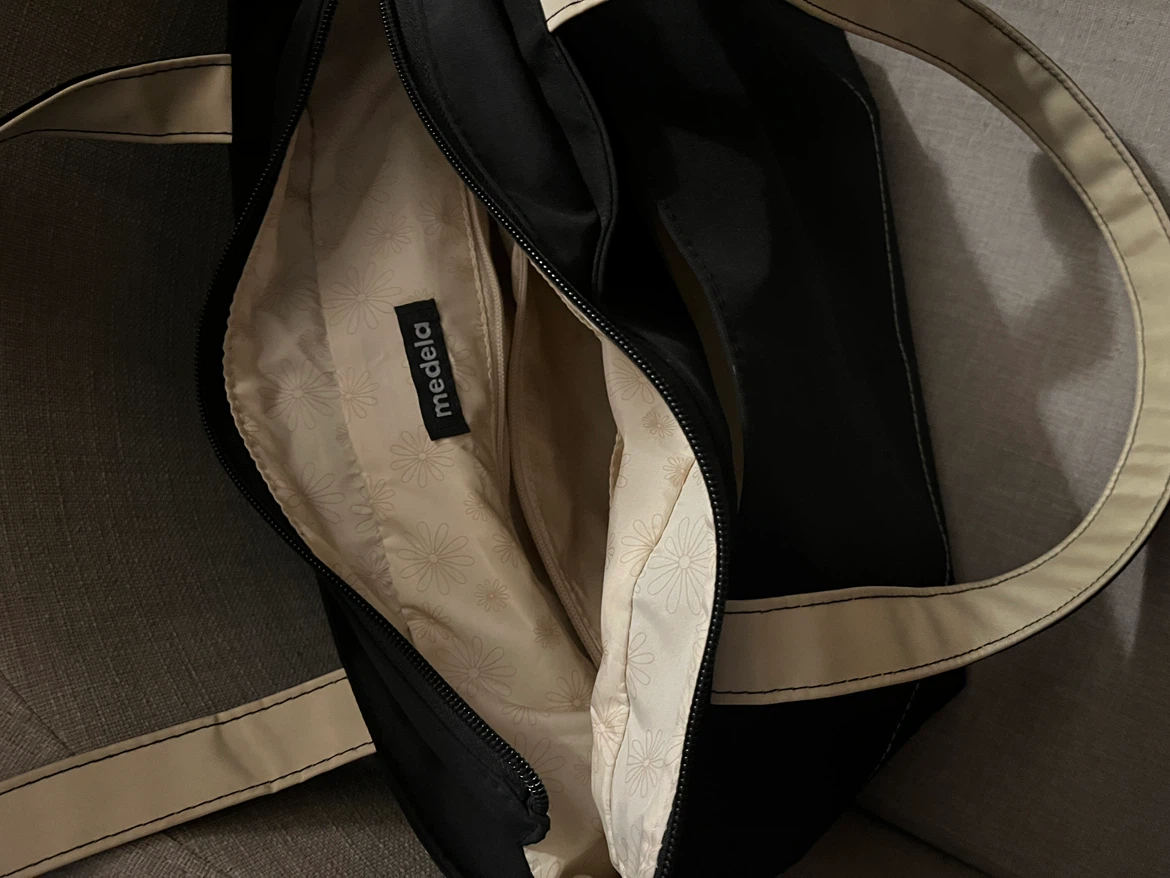 Medela Black Tote Bag with Small Pouch - photo 3