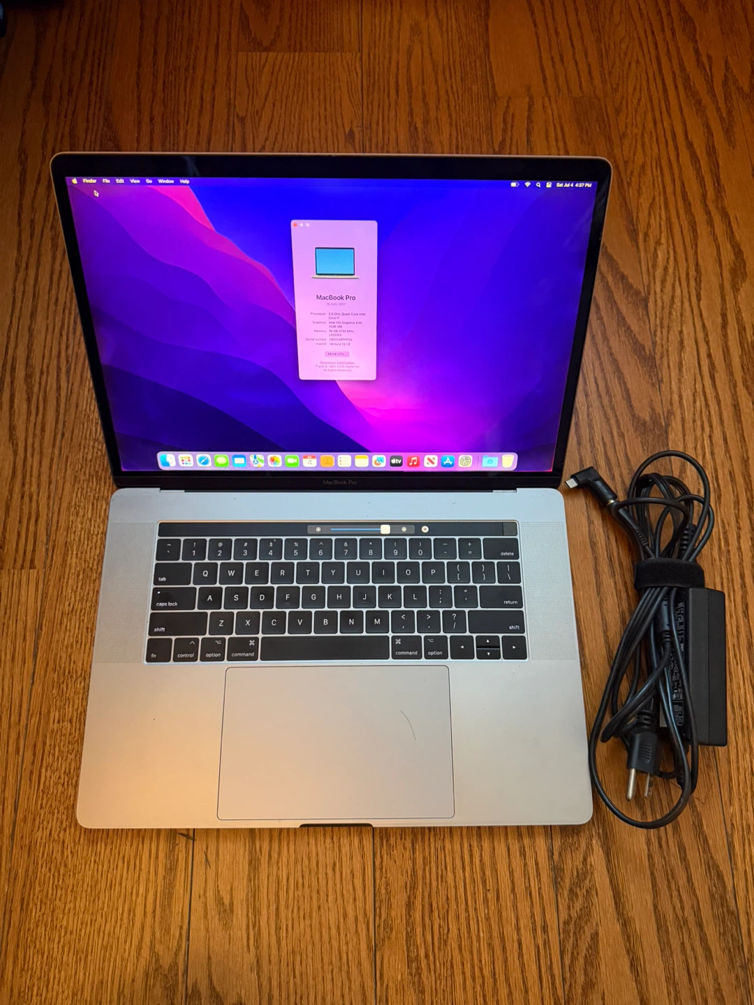 MacBook Pro 15 inch 2017 16GB RAM 512GB SSD good Battery