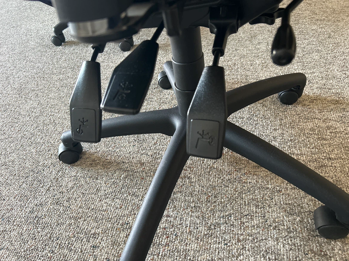 Blue Ergonomic Office Chair - photo 3