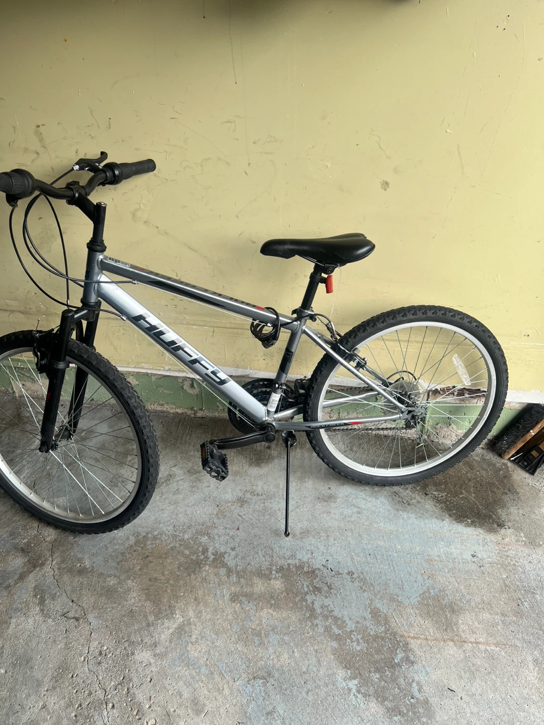 24 inch huffy Rock Creek Mountain Bike(fairly new) - photo 3
