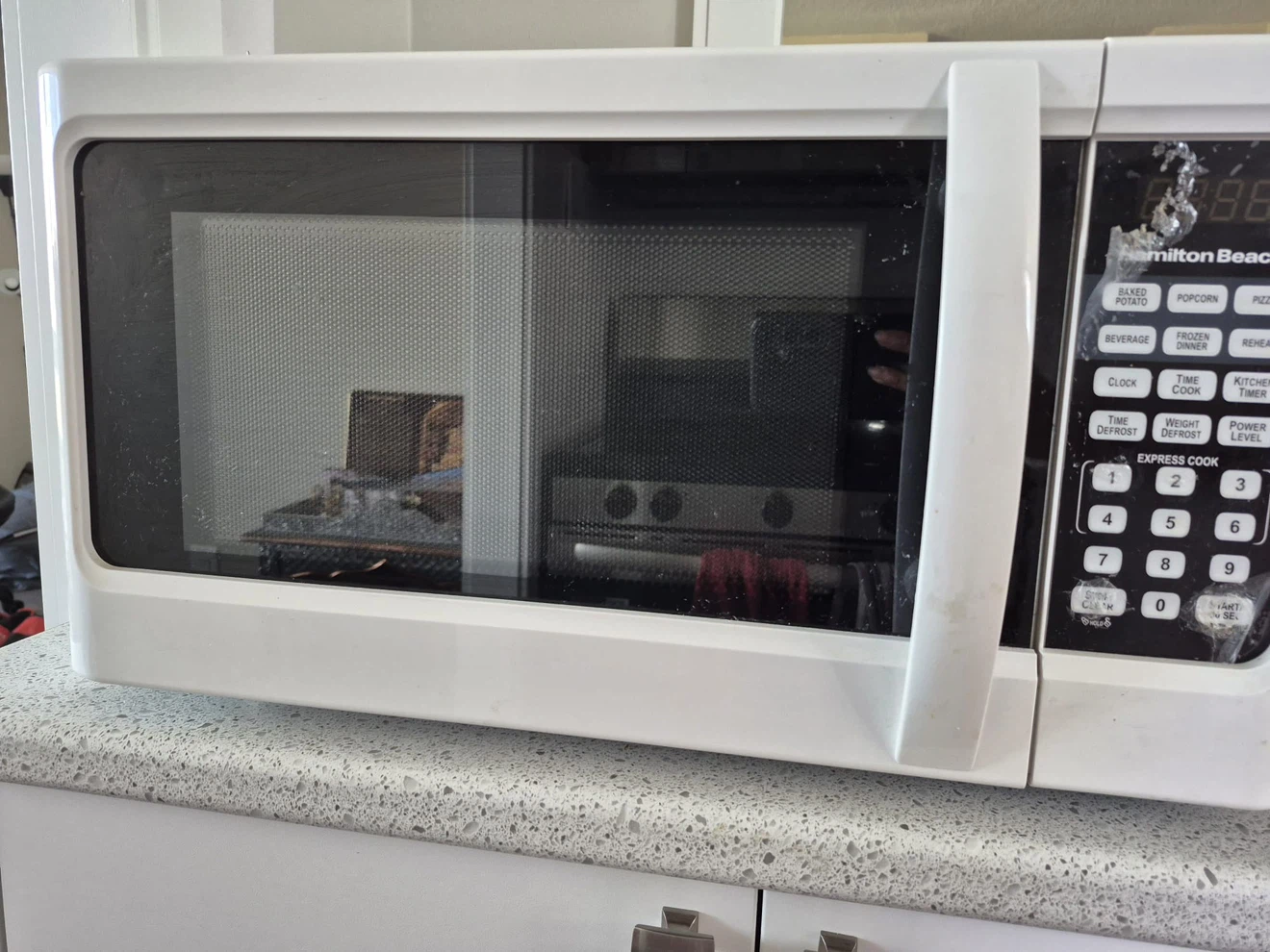 Hamilton Beach Microwave - photo 2
