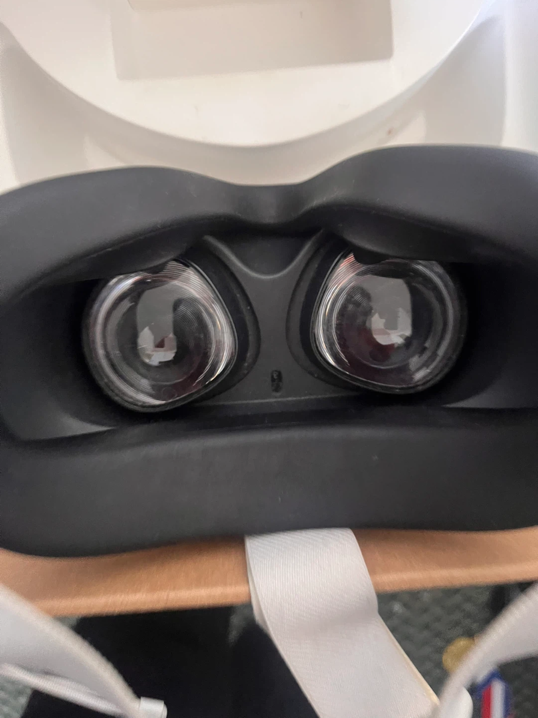 Meta Quest 2 VR Headset with Controllers - photo 2