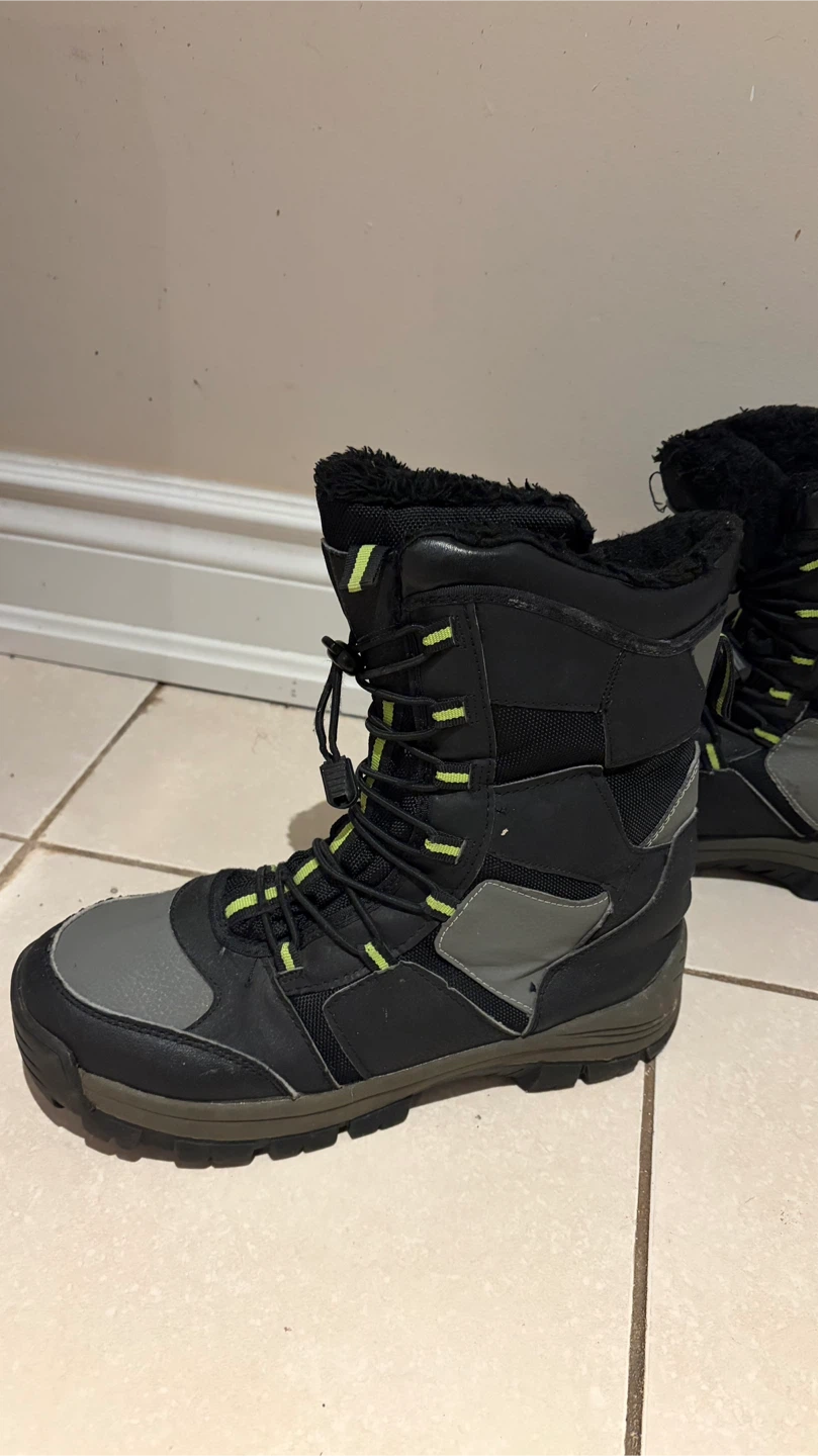 Philip Winter Boots - Size 8 - photo 2