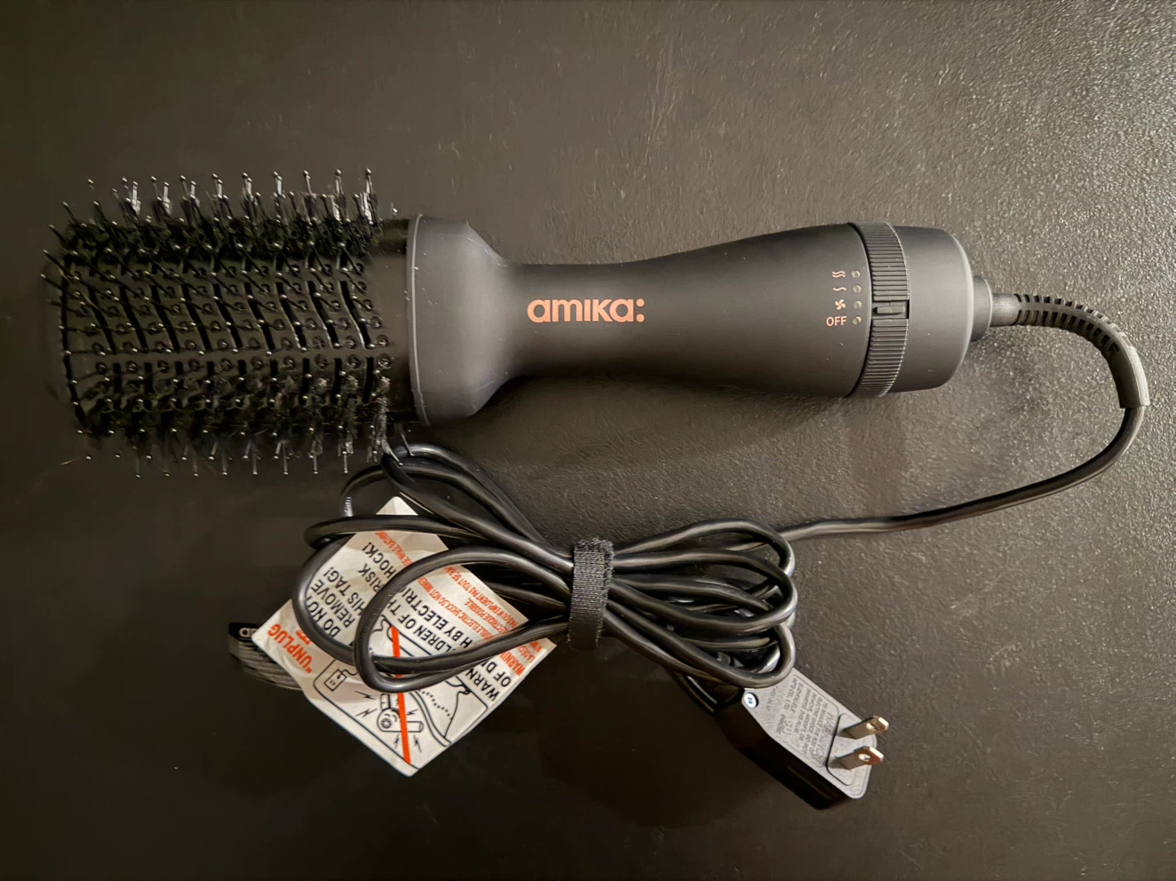 Amika blow dryer brush - photo 4