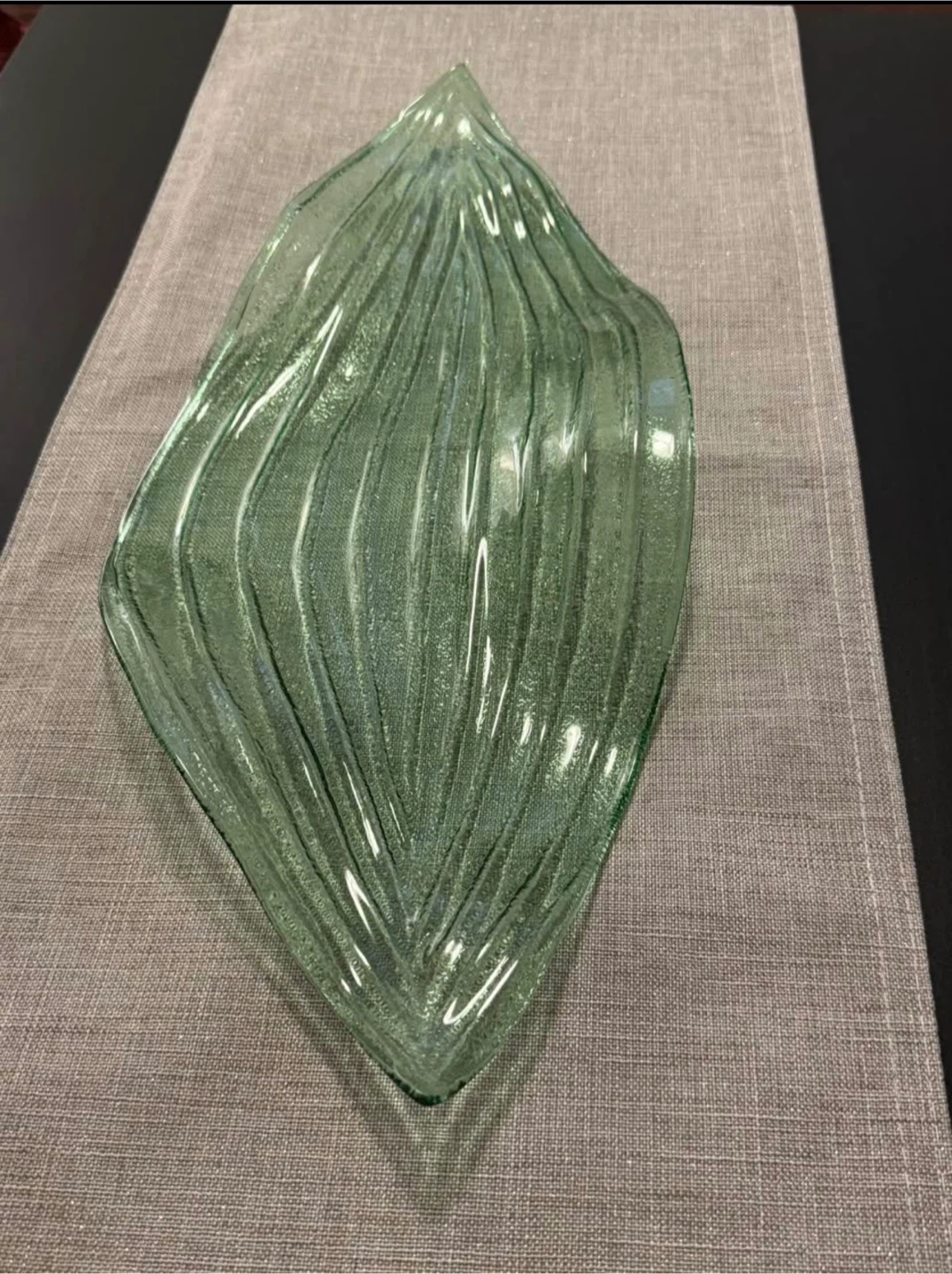 Leaf-shaped Glass Serving Dish