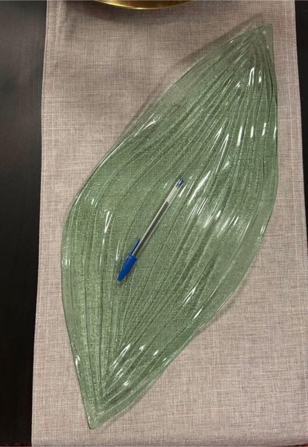 Leaf-shaped Glass Serving Dish - photo 2