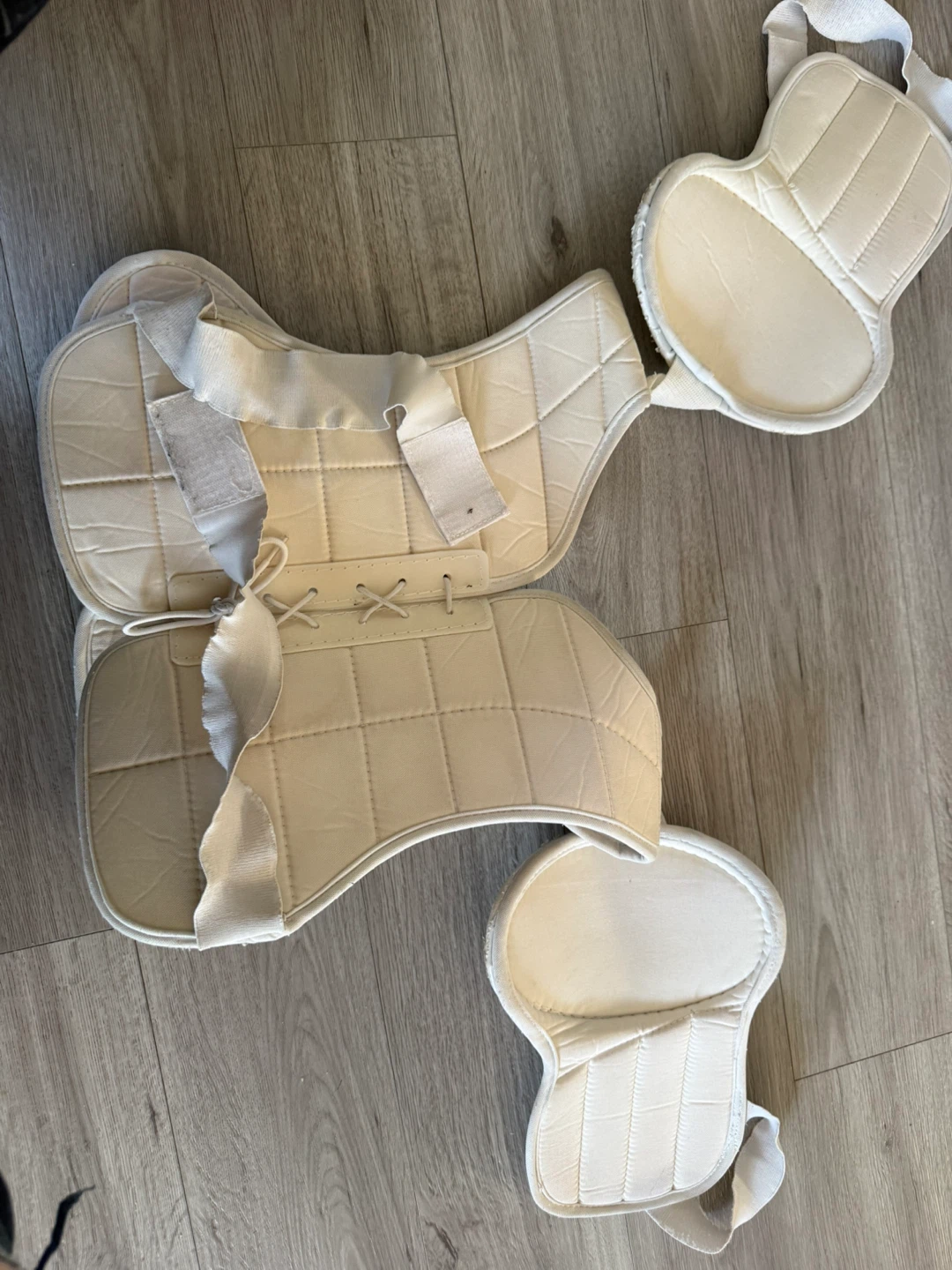 Sher-Wood 5030 Hockey Shoulder Pads - photo 2