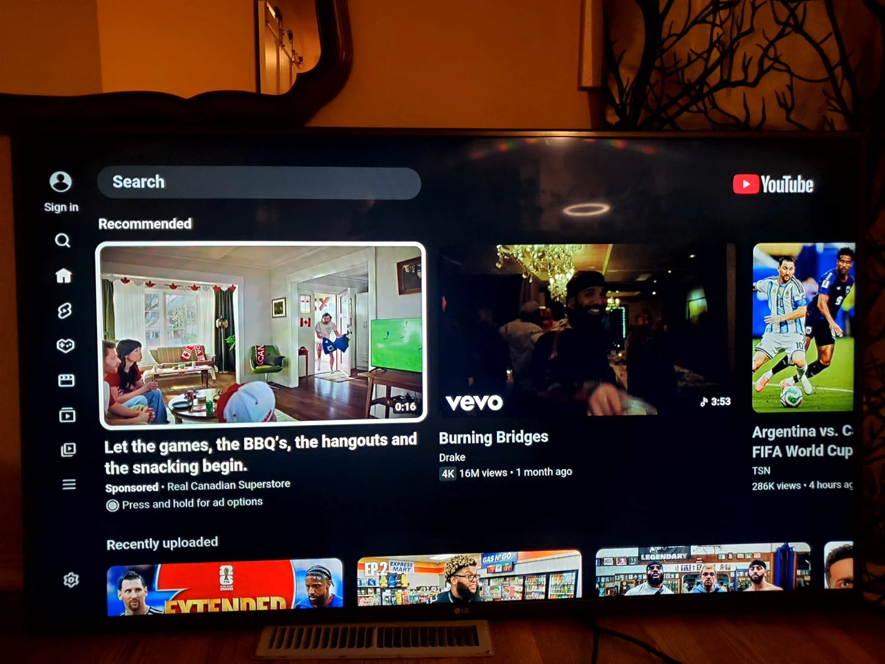60 inch LG 4K SMART TV - photo 2