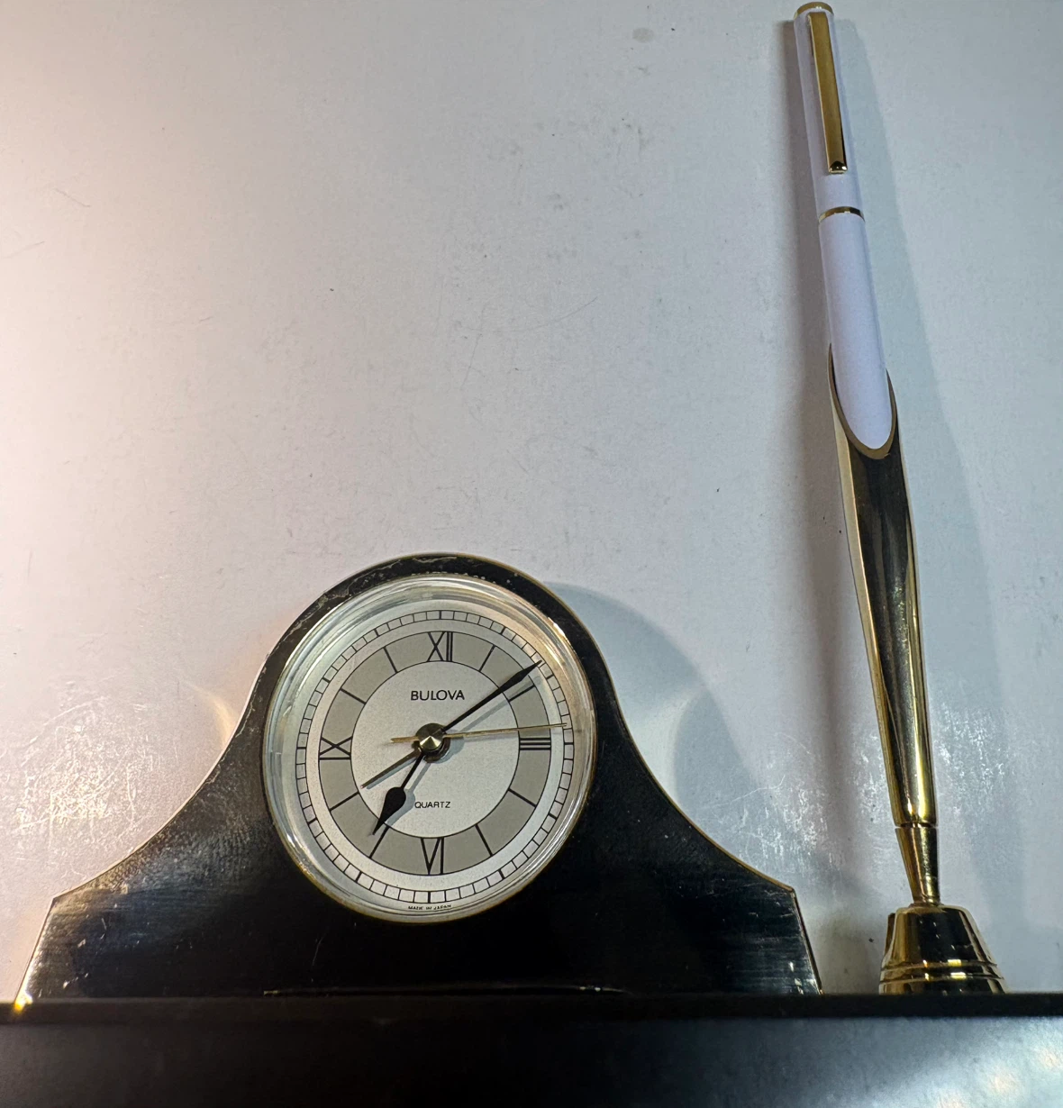 Vintage Bulova Quartz Clock with Pen Holder on marble base. - photo 2